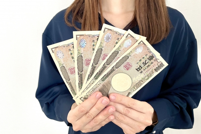 周りの5人の年収の合計があなたの年収